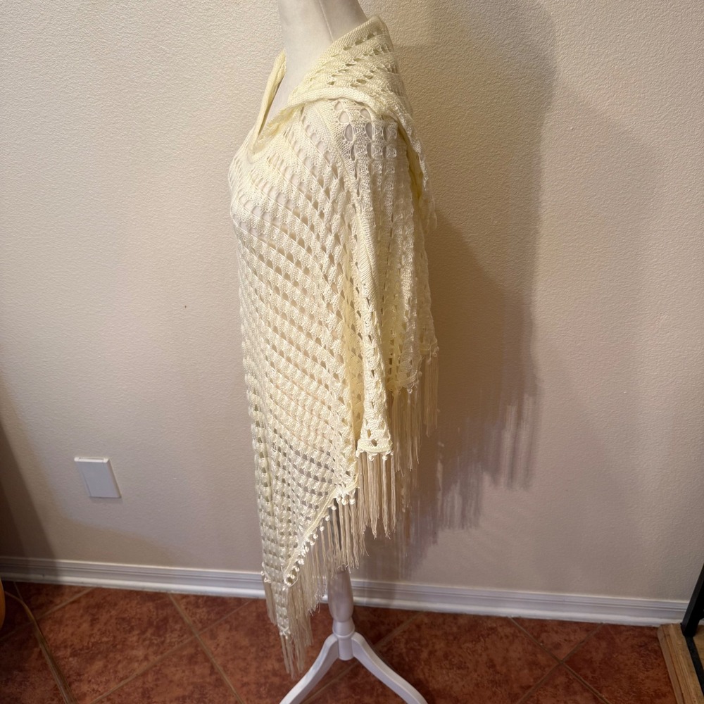 Boho Beachy Fringe Hooded Crochet Poncho Women OS Butter Yellow Knit - Picture 2 of 8